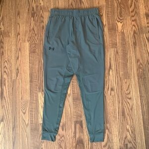 Under Armour jogger size  M